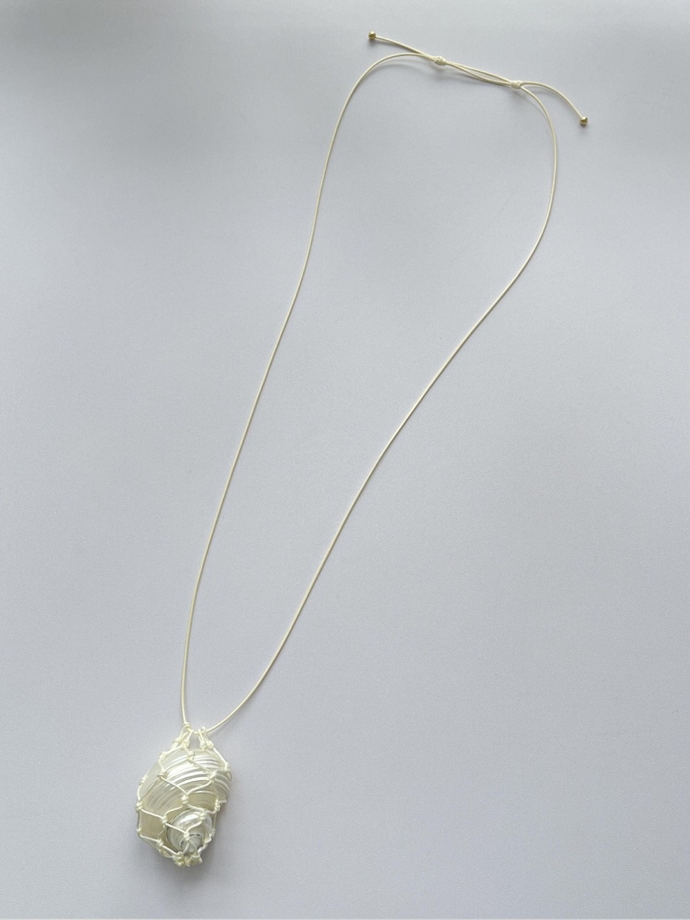 Delicate Cream Wrapped conch, shell Pendant Necklace